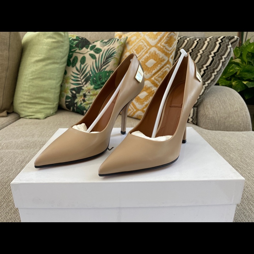 New Givenchy Paris Calfskin Leather Heels sz 5